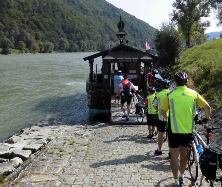 The Danube Cycle Path Deluxe offers the possibility to not only enjoy the beauty of the Danube while cycling during the days but also to relax and enjoy in the best hotels along the way with our Vienna Bike tour.