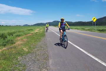 Low traffic paved road riding with a fantastic descent into Tadoussac on this Saguenay & Charlevoix Bike